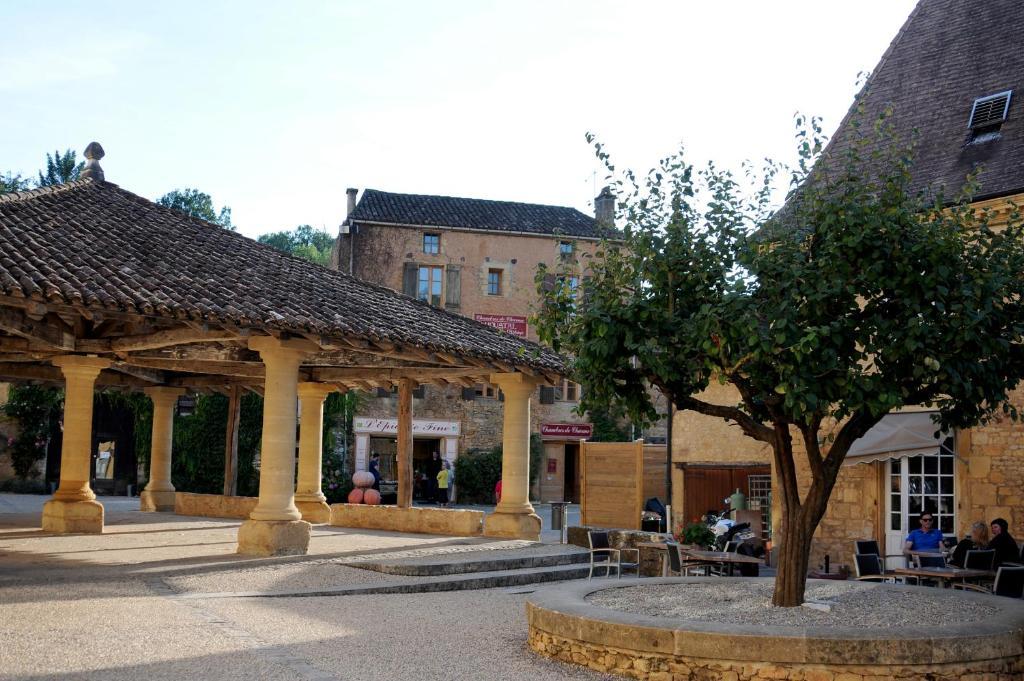 Les Songes De L'Abbaye Bed & Breakfast Cadouin Екстериор снимка